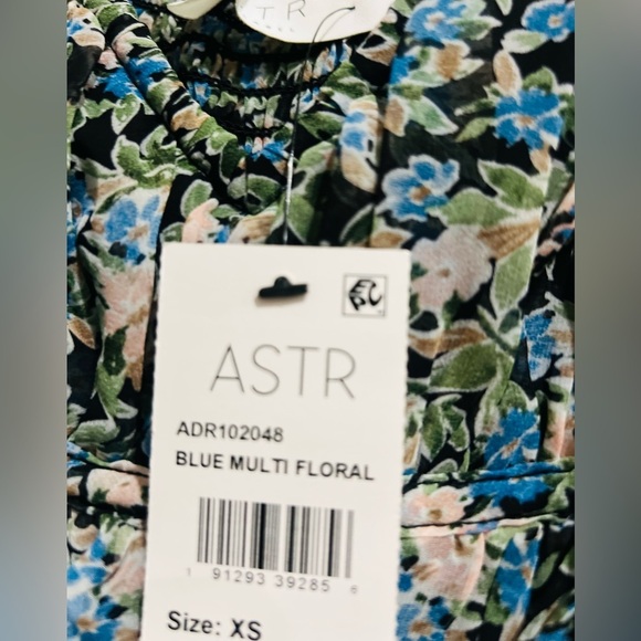 ASTR The Label FLORAL DRESS BY ASTR the label size XS NWT - Picture 11 of 14